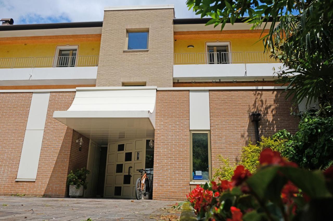Appartamenti Alle 5 Torri Mezzolombardo Dış mekan fotoğraf